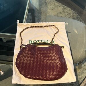 Bottega Veneta Burgundy Shoulder Bag with Intrecciato Leather
